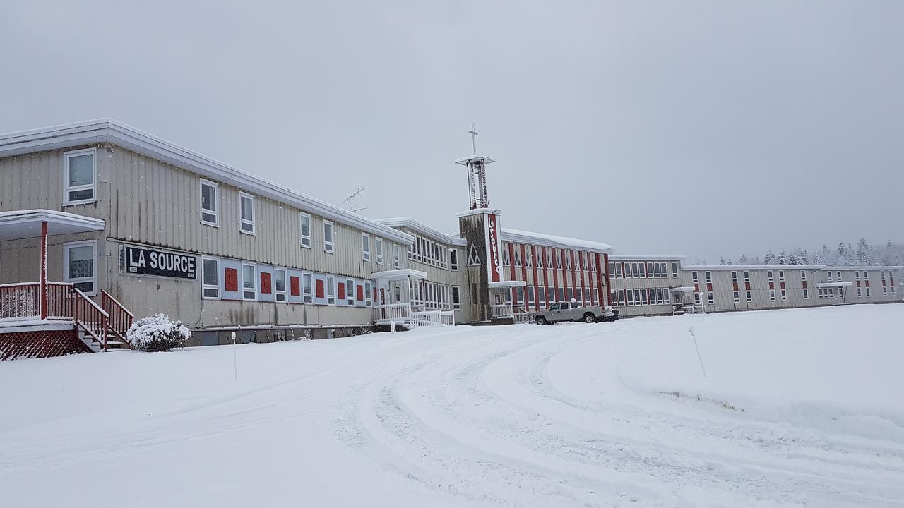 Domaine St-Viateur Hostel Amos Exterior foto
